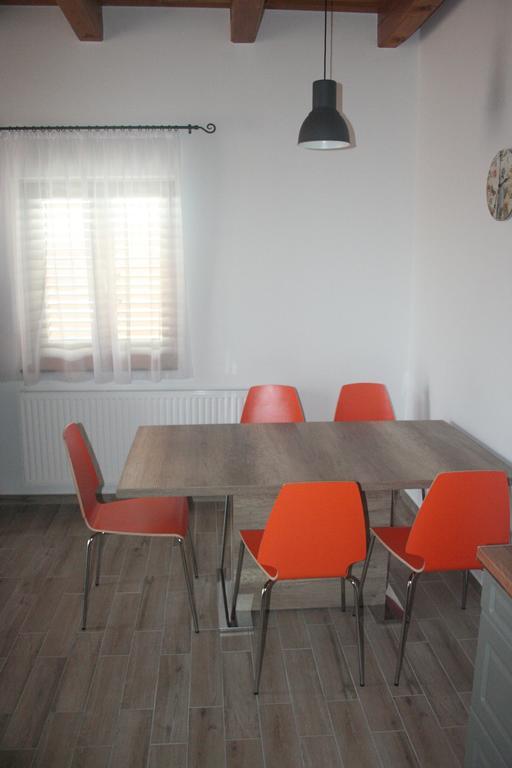 Malomko Apartman Zsira ภายนอก รูปภาพ